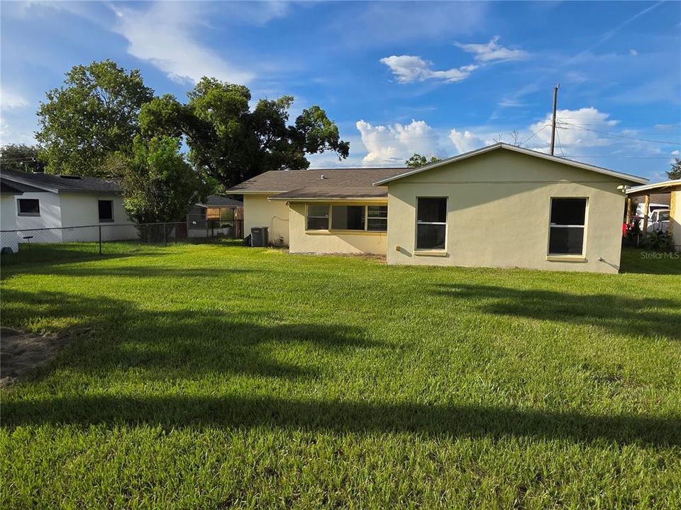 For Sale: $252,900 (4 beds, 2 baths, 1342 Square Feet)
