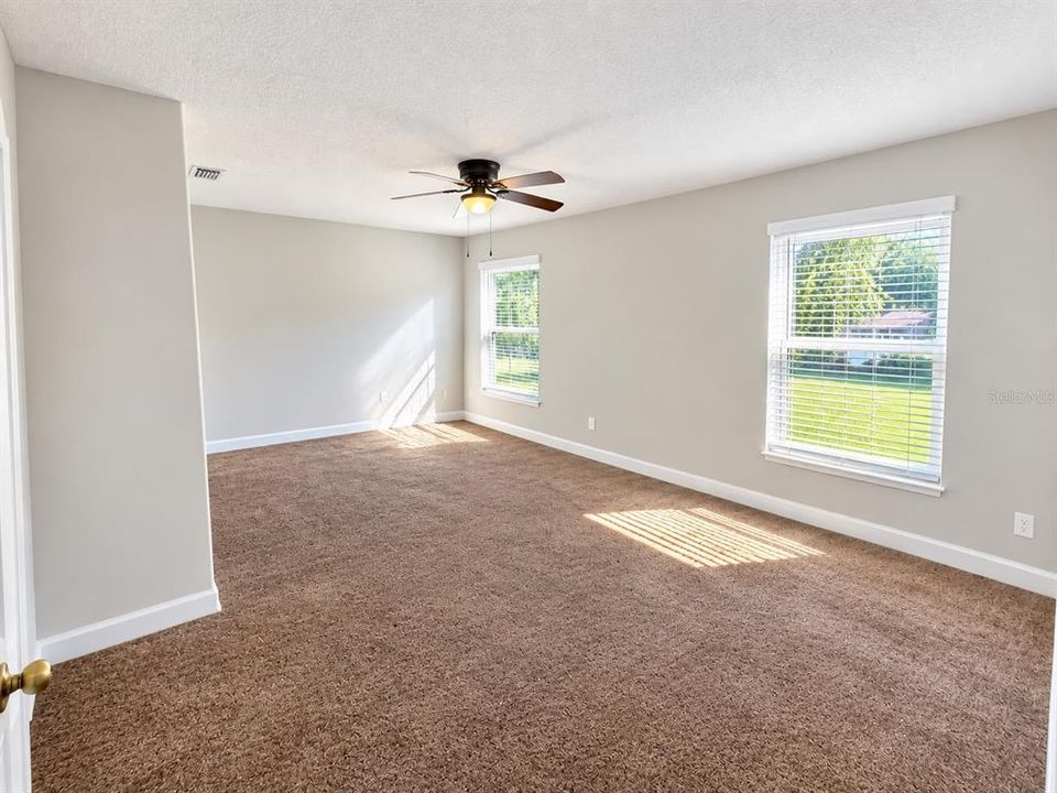 For Sale: $252,900 (4 beds, 2 baths, 1342 Square Feet)