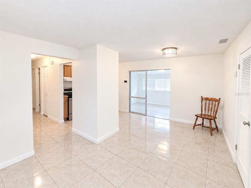 For Sale: $252,900 (4 beds, 2 baths, 1342 Square Feet)