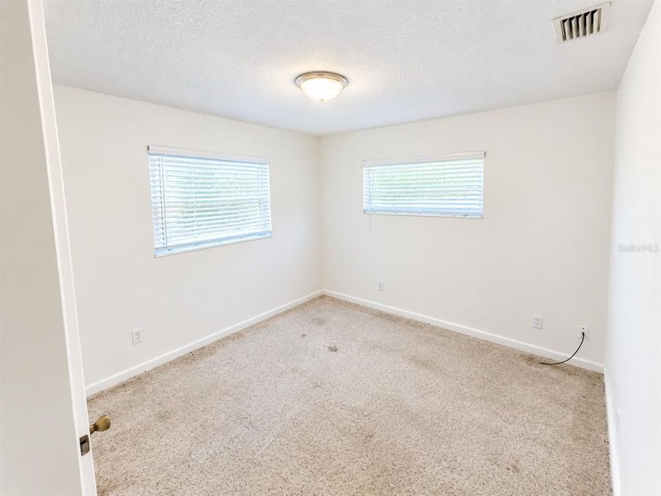 For Sale: $252,900 (4 beds, 2 baths, 1342 Square Feet)