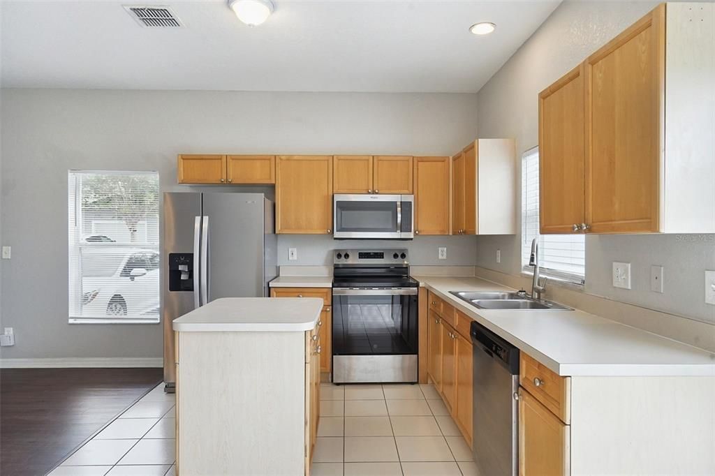 En Venta: $279,900 (2 camas, 2 baños, 1350 Pies cuadrados)