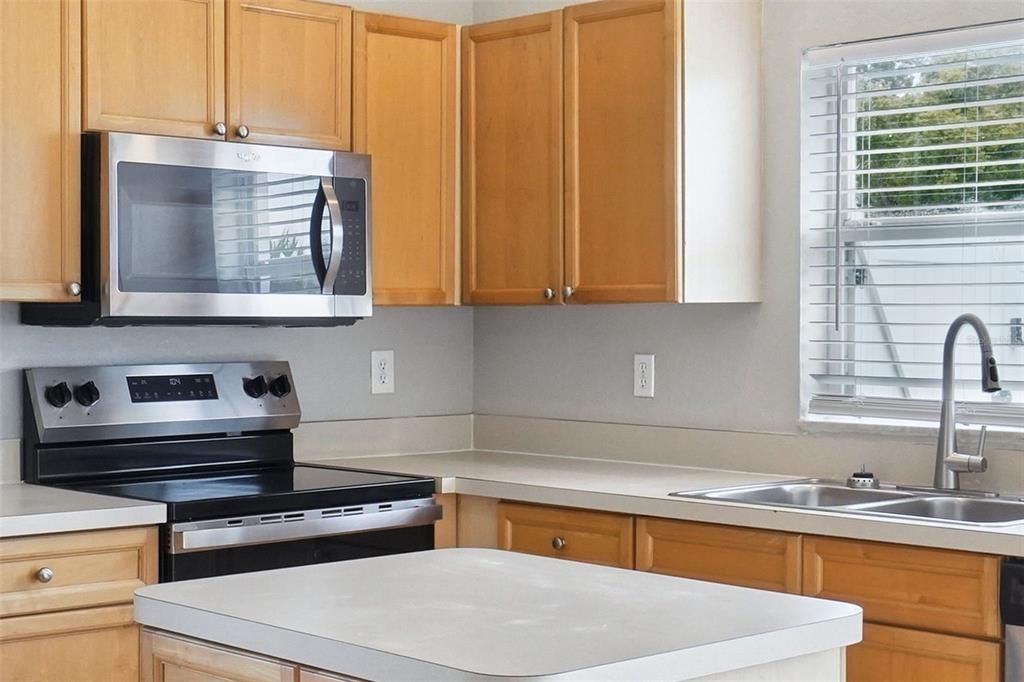 En Venta: $279,900 (2 camas, 2 baños, 1350 Pies cuadrados)