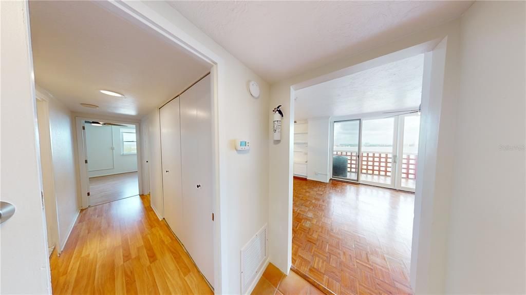 На продажу: $320,000 (2 спален, 2 ванн, 888 Квадратных фут)