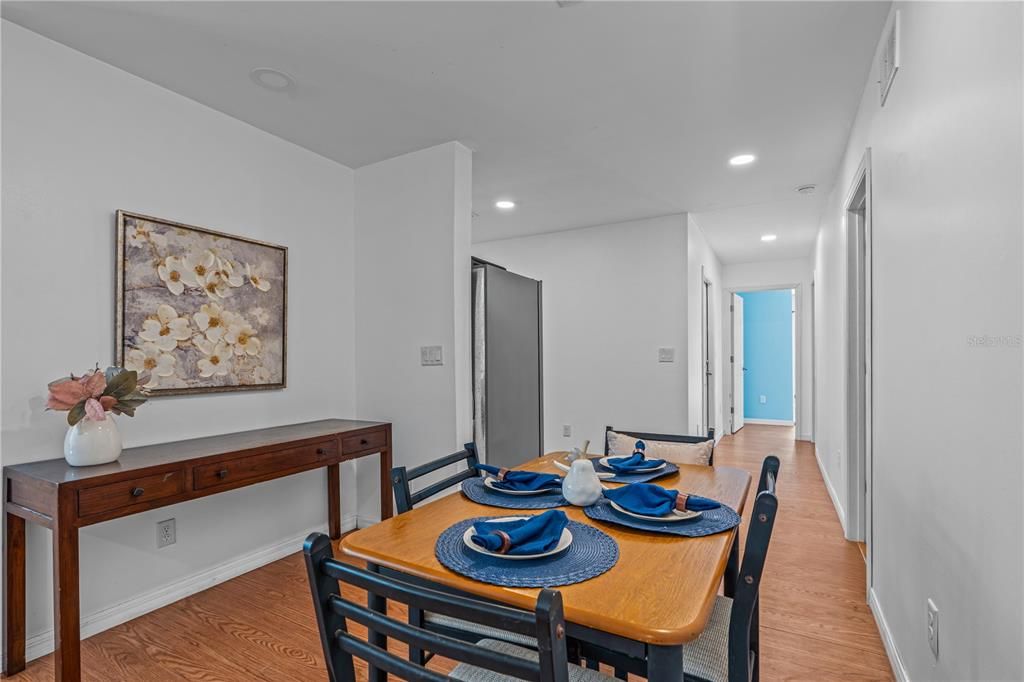 En Venta: $650,000 (6 camas, 4 baños, 3302 Pies cuadrados)