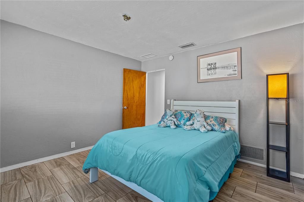 En Venta: $650,000 (6 camas, 4 baños, 3302 Pies cuadrados)