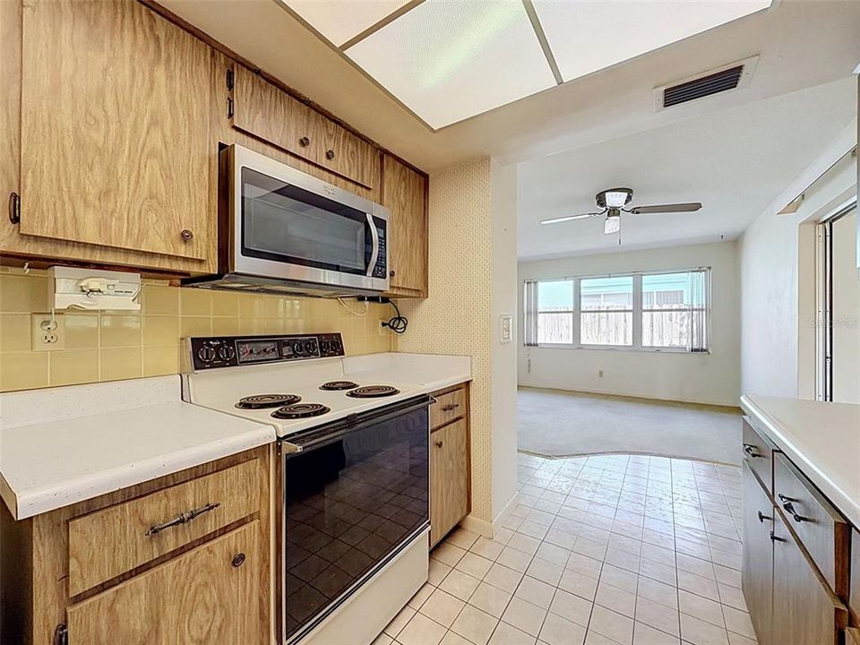 For Sale: $379,900 (2 beds, 2 baths, 1535 Square Feet)