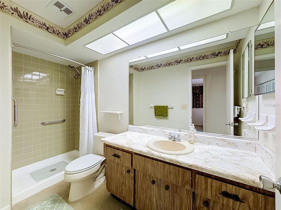 For Sale: $379,900 (2 beds, 2 baths, 1535 Square Feet)