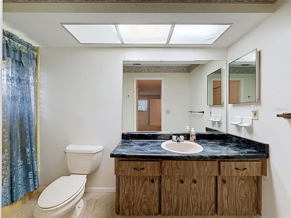 For Sale: $379,900 (2 beds, 2 baths, 1535 Square Feet)