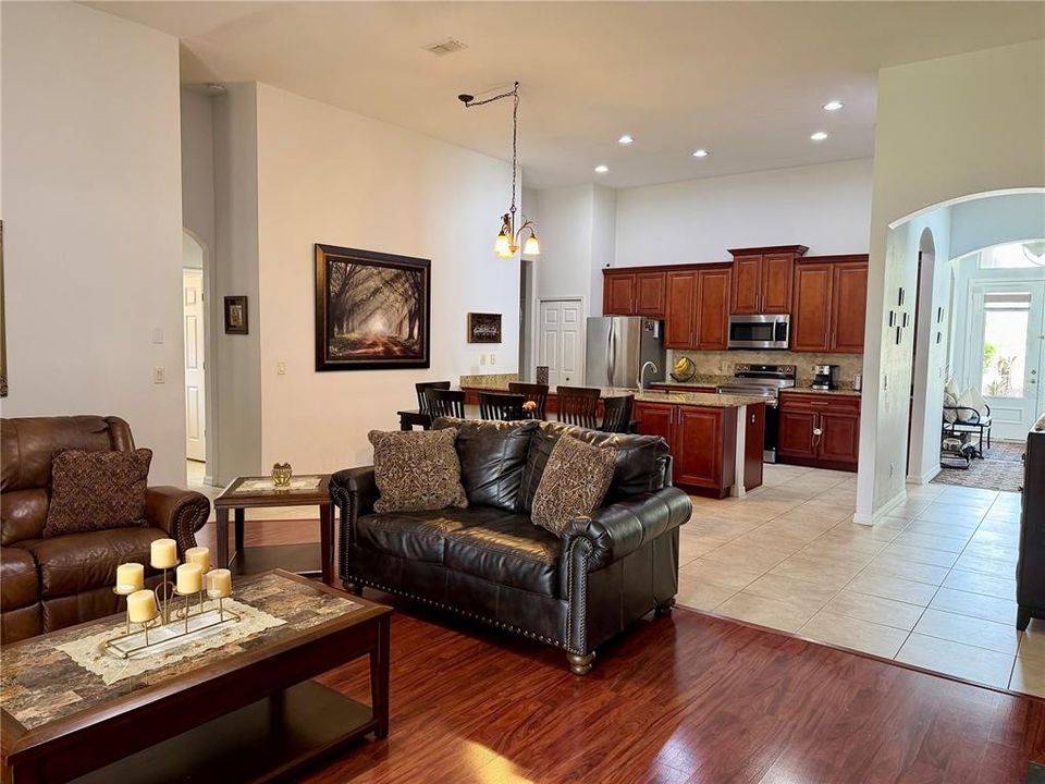 For Sale: $570,000 (4 beds, 3 baths, 2871 Square Feet)