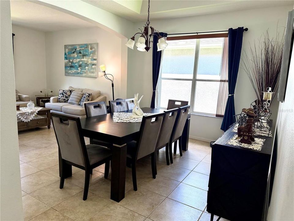 For Sale: $570,000 (4 beds, 3 baths, 2871 Square Feet)