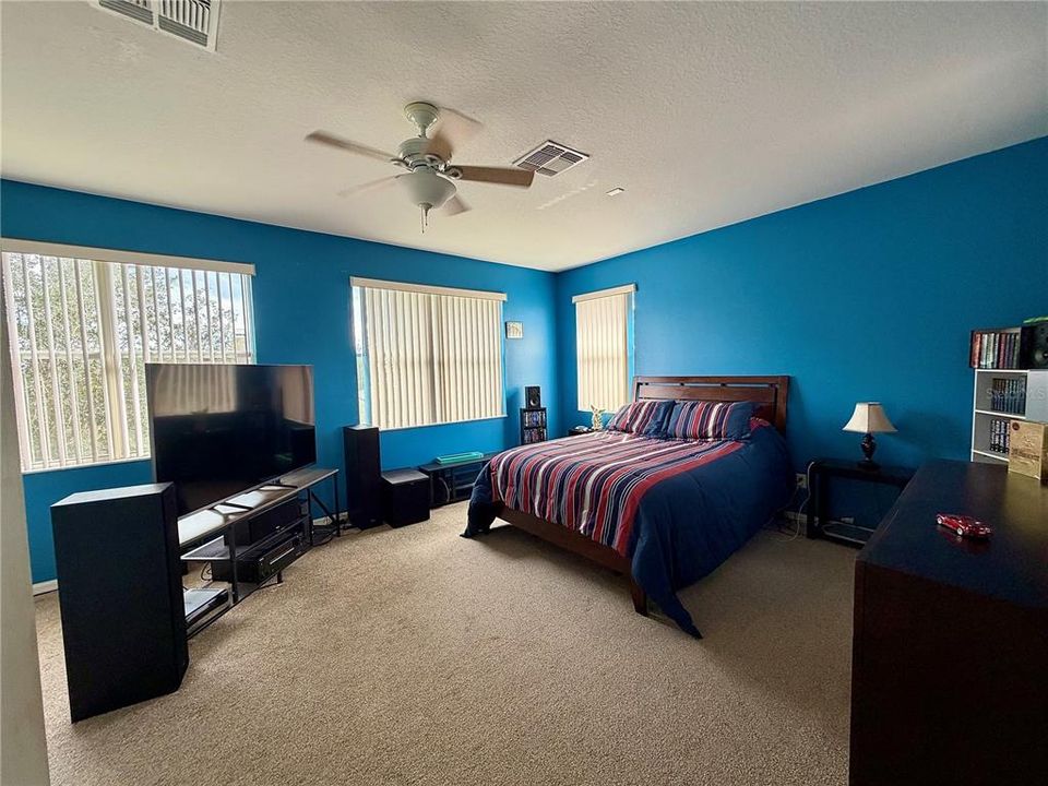 For Sale: $570,000 (4 beds, 3 baths, 2871 Square Feet)
