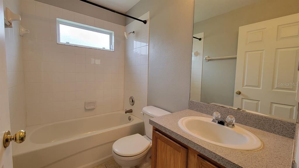 В аренду: $1,875 (4 спален, 2 ванн, 1544 Квадратных фут)