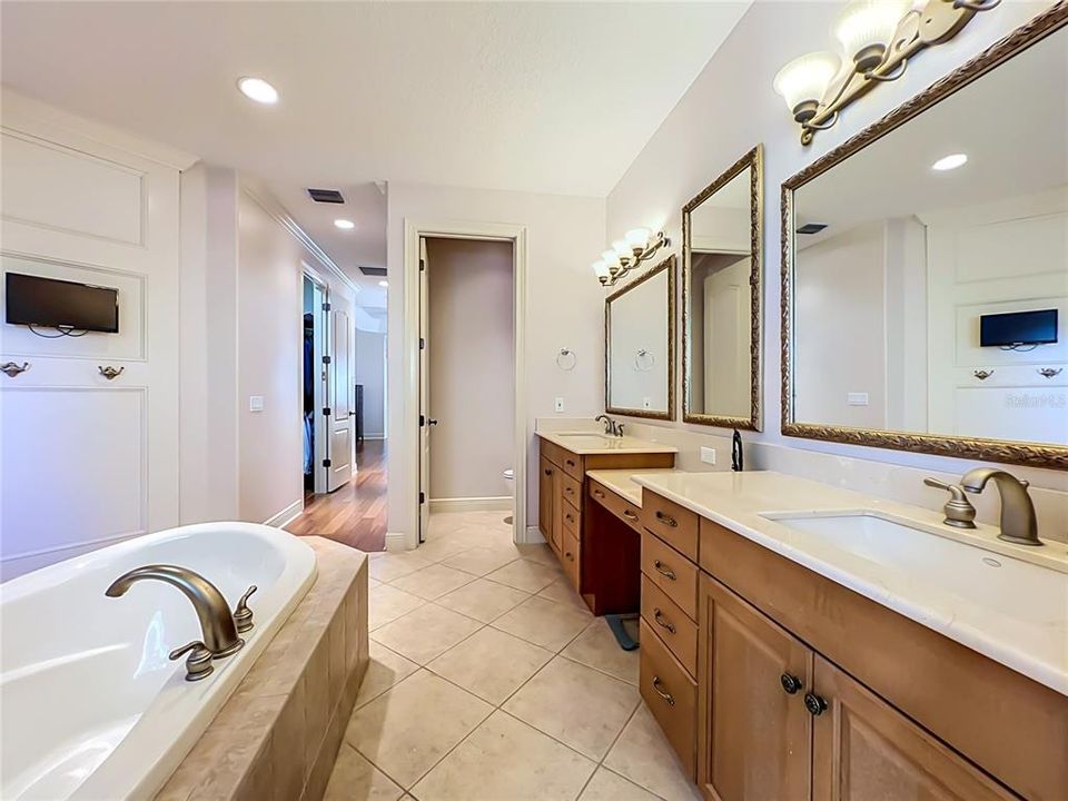 For Sale: $789,999 (4 beds, 3 baths, 3394 Square Feet)