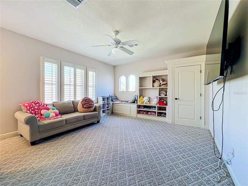 For Sale: $789,999 (4 beds, 3 baths, 3394 Square Feet)