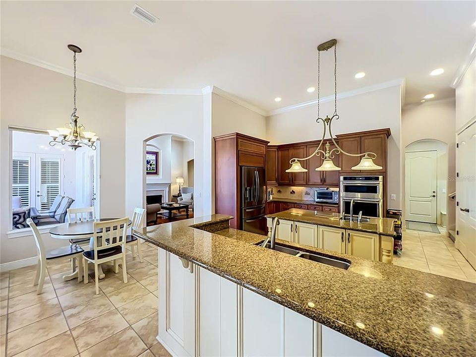 For Sale: $789,999 (4 beds, 3 baths, 3394 Square Feet)