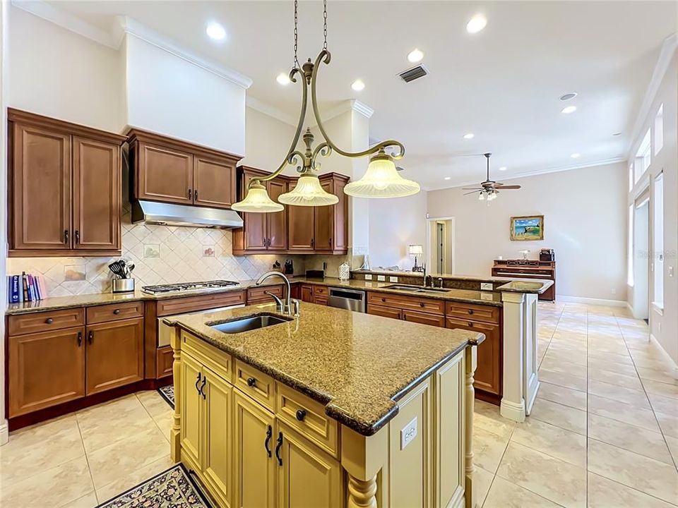 For Sale: $789,999 (4 beds, 3 baths, 3394 Square Feet)
