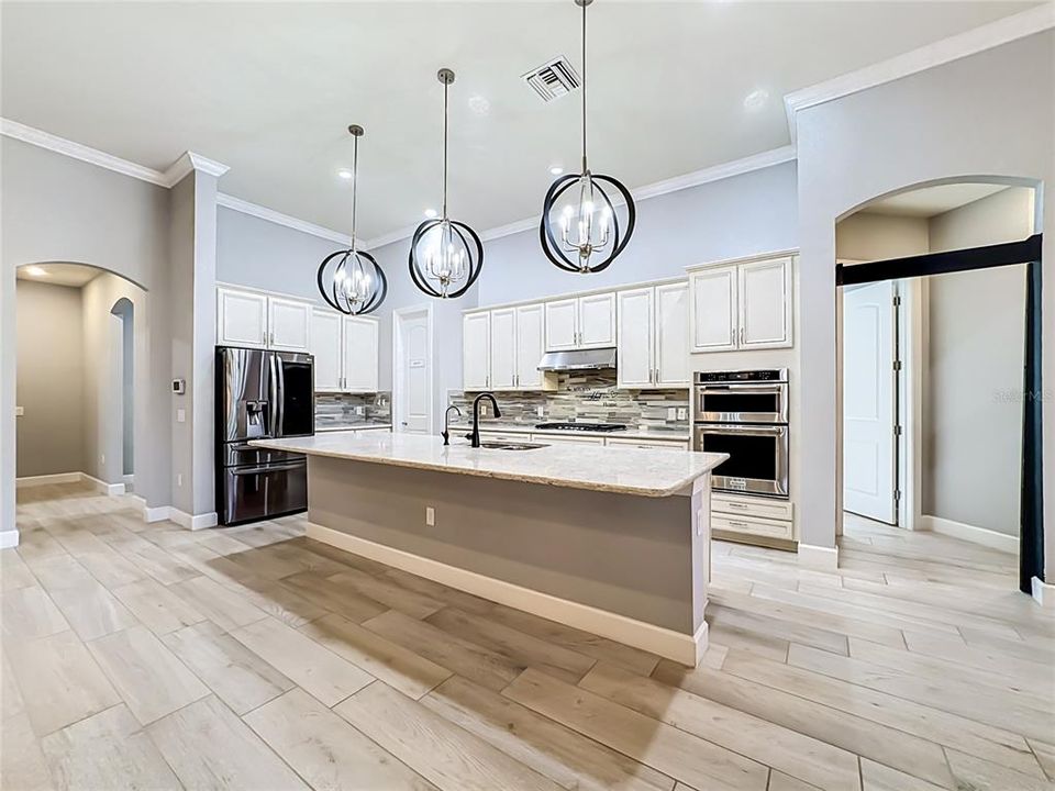 For Rent: $5,250 (4 beds, 3 baths, 3202 Square Feet)