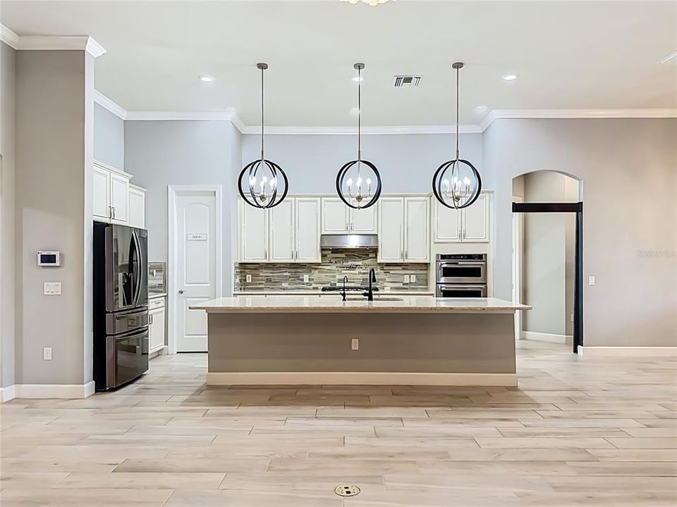 For Rent: $5,250 (4 beds, 3 baths, 3202 Square Feet)