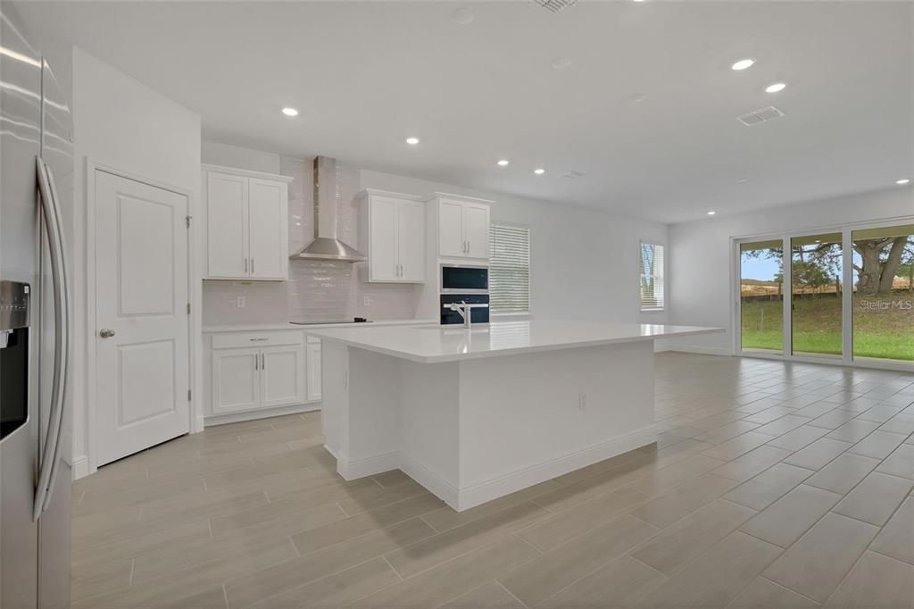 En Venta: $484,990 (4 camas, 3 baños, 2283 Pies cuadrados)
