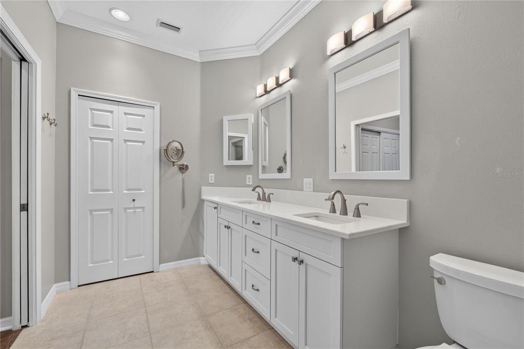For Sale: $285,000 (2 beds, 2 baths, 1560 Square Feet)