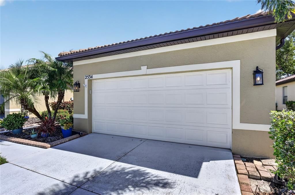 For Sale: $285,000 (2 beds, 2 baths, 1560 Square Feet)