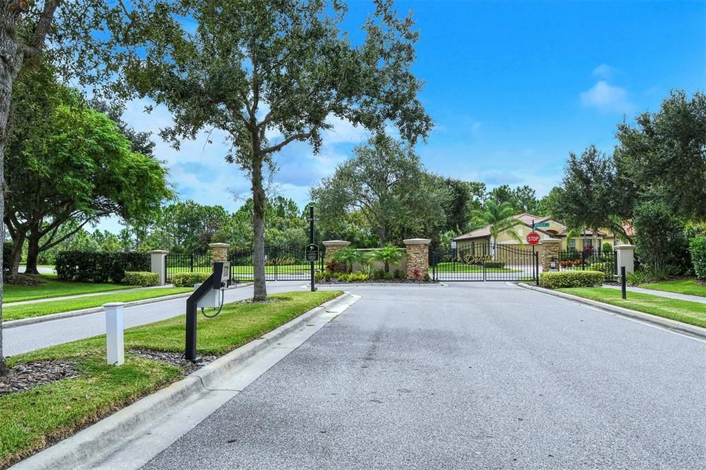 For Sale: $285,000 (2 beds, 2 baths, 1560 Square Feet)