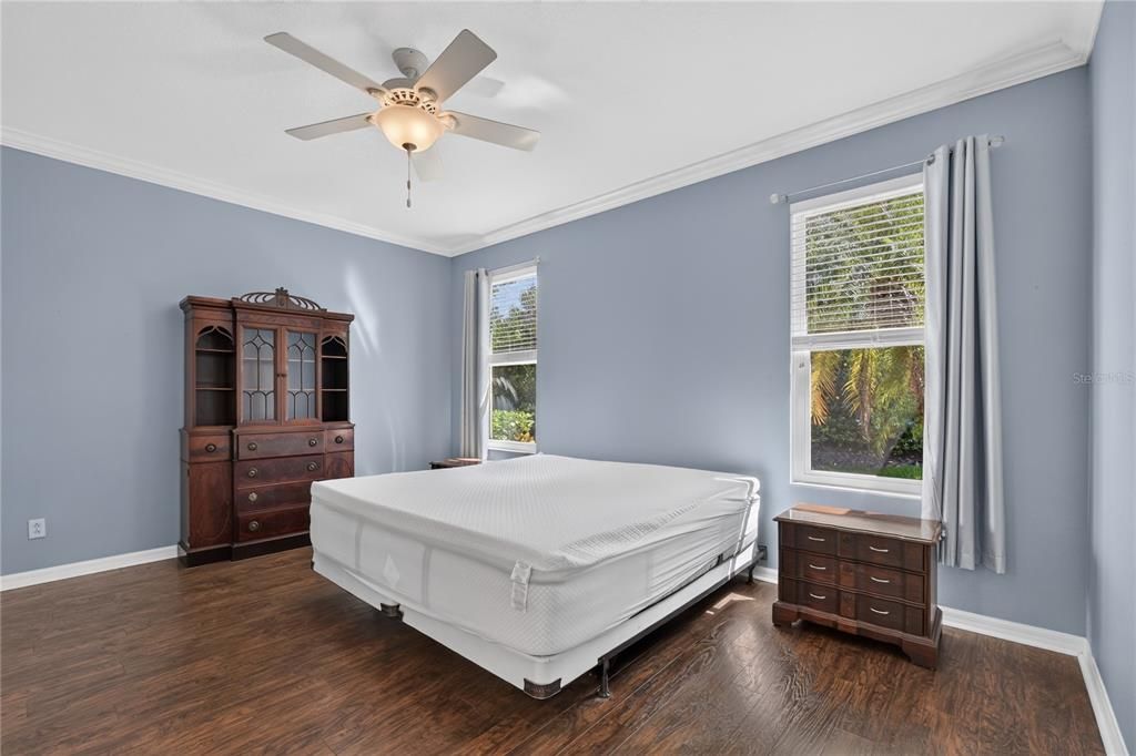 For Sale: $285,000 (2 beds, 2 baths, 1560 Square Feet)