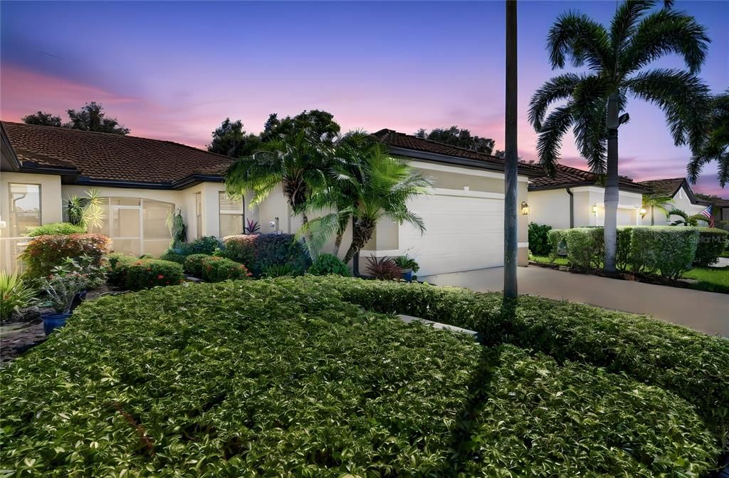 For Sale: $285,000 (2 beds, 2 baths, 1560 Square Feet)