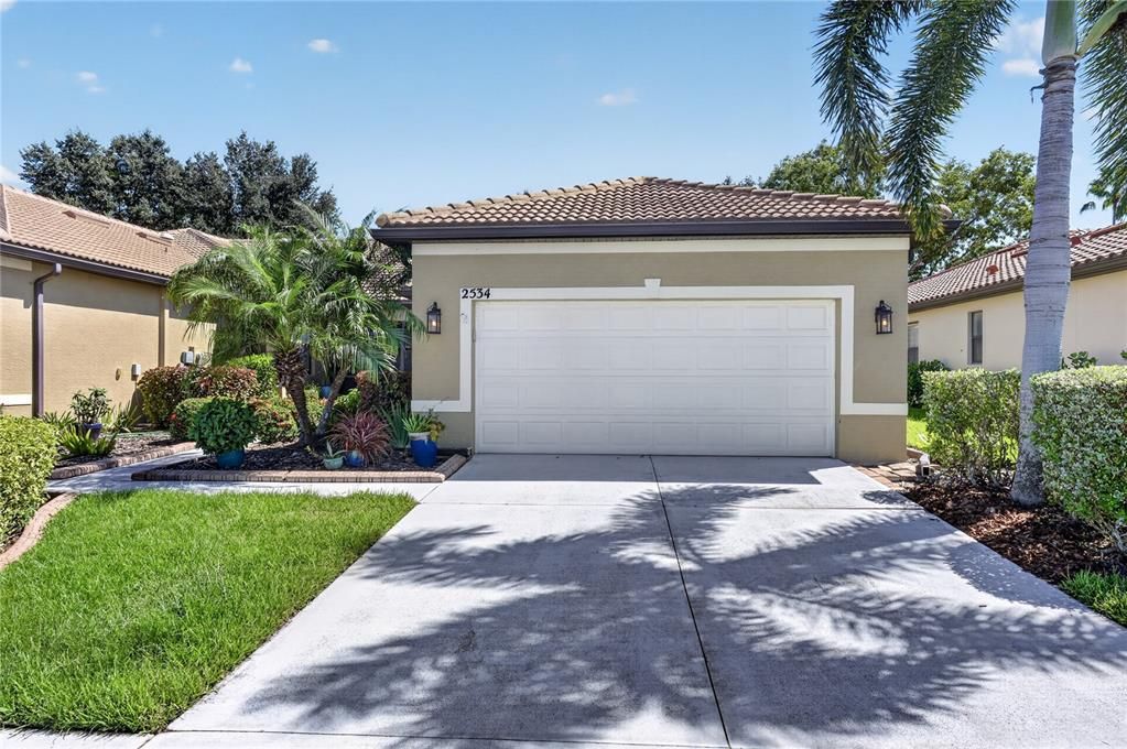 For Sale: $285,000 (2 beds, 2 baths, 1560 Square Feet)