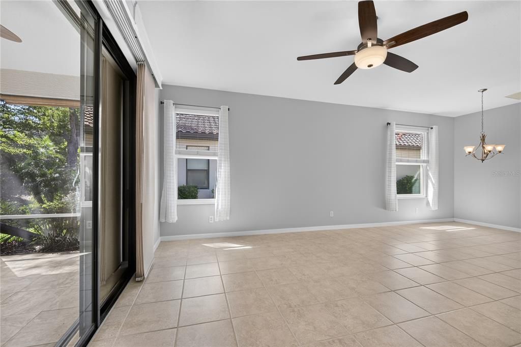 For Sale: $285,000 (2 beds, 2 baths, 1560 Square Feet)