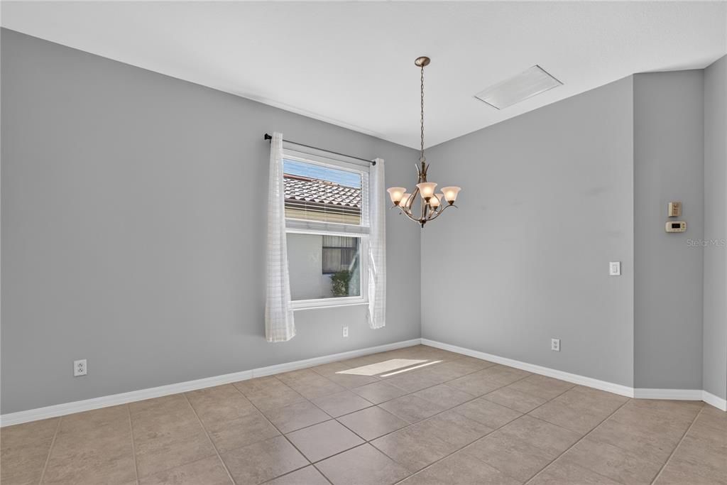 For Sale: $285,000 (2 beds, 2 baths, 1560 Square Feet)