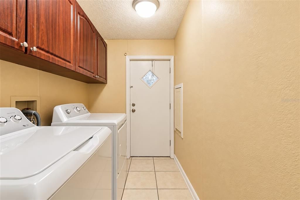 For Sale: $285,000 (3 beds, 2 baths, 1708 Square Feet)