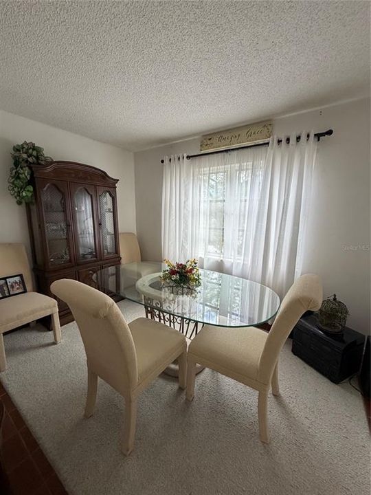 For Sale: $115,900 (2 beds, 2 baths, 917 Square Feet)