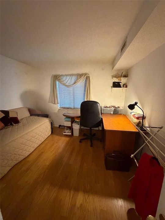 For Sale: $115,900 (2 beds, 2 baths, 917 Square Feet)