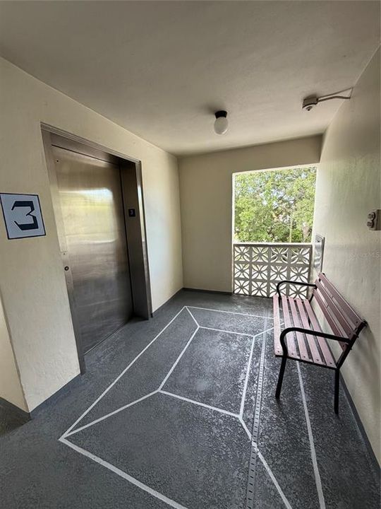 For Sale: $115,900 (2 beds, 2 baths, 917 Square Feet)