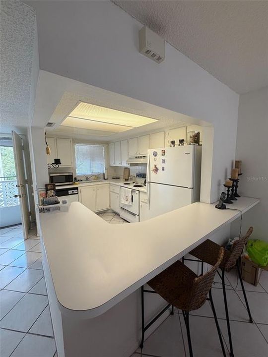 For Sale: $115,900 (2 beds, 2 baths, 917 Square Feet)