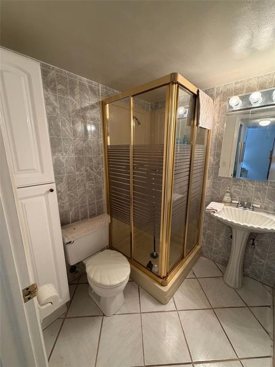 For Sale: $115,900 (2 beds, 2 baths, 917 Square Feet)