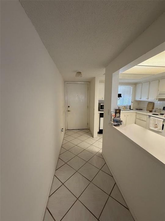 For Sale: $115,900 (2 beds, 2 baths, 917 Square Feet)