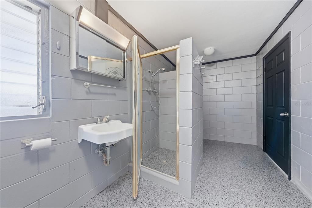 En Venta: $569,000 (3 camas, 3 baños, 1467 Pies cuadrados)