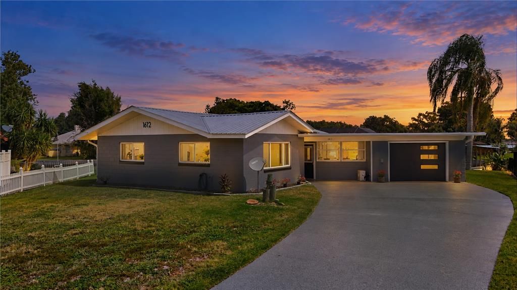 En Venta: $569,000 (3 camas, 3 baños, 1467 Pies cuadrados)