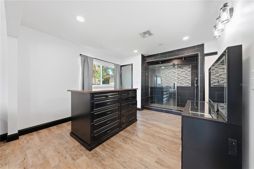 En Venta: $569,000 (3 camas, 3 baños, 1467 Pies cuadrados)