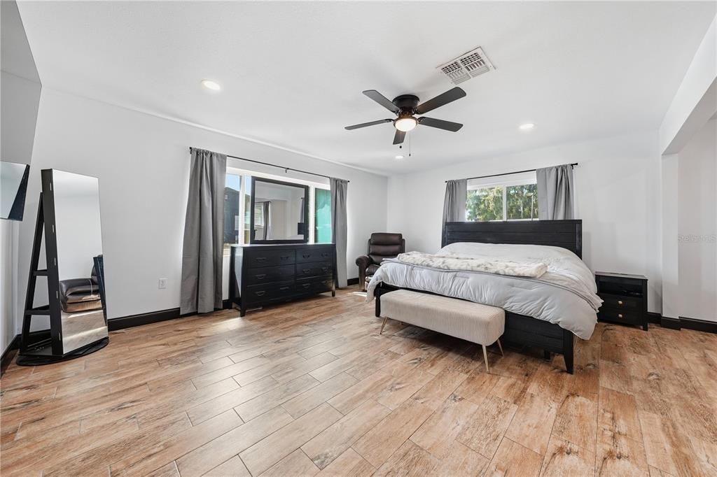 En Venta: $569,000 (3 camas, 3 baños, 1467 Pies cuadrados)