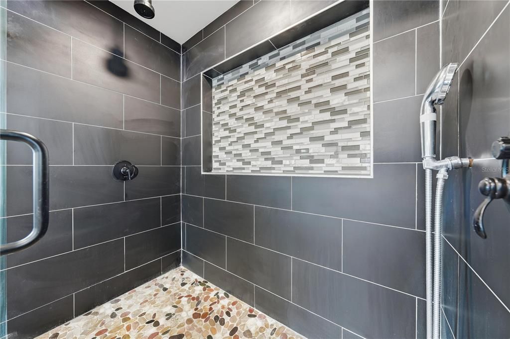 En Venta: $569,000 (3 camas, 3 baños, 1467 Pies cuadrados)