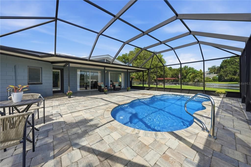En Venta: $569,000 (3 camas, 3 baños, 1467 Pies cuadrados)