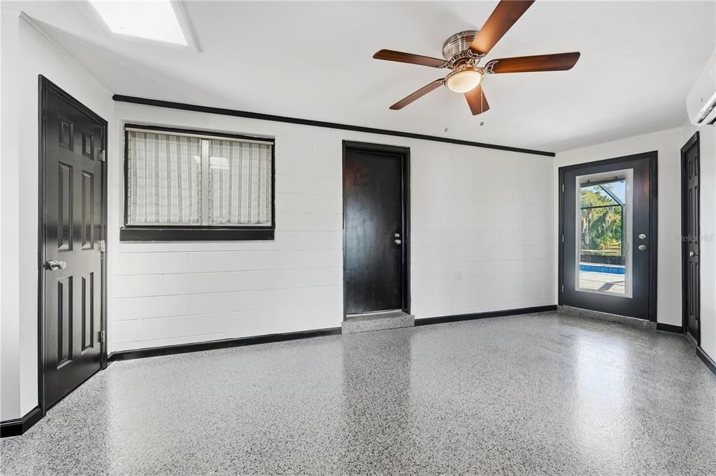 En Venta: $569,000 (3 camas, 3 baños, 1467 Pies cuadrados)