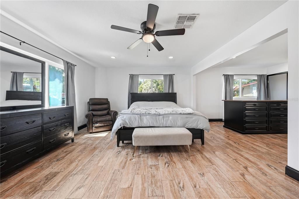 En Venta: $569,000 (3 camas, 3 baños, 1467 Pies cuadrados)