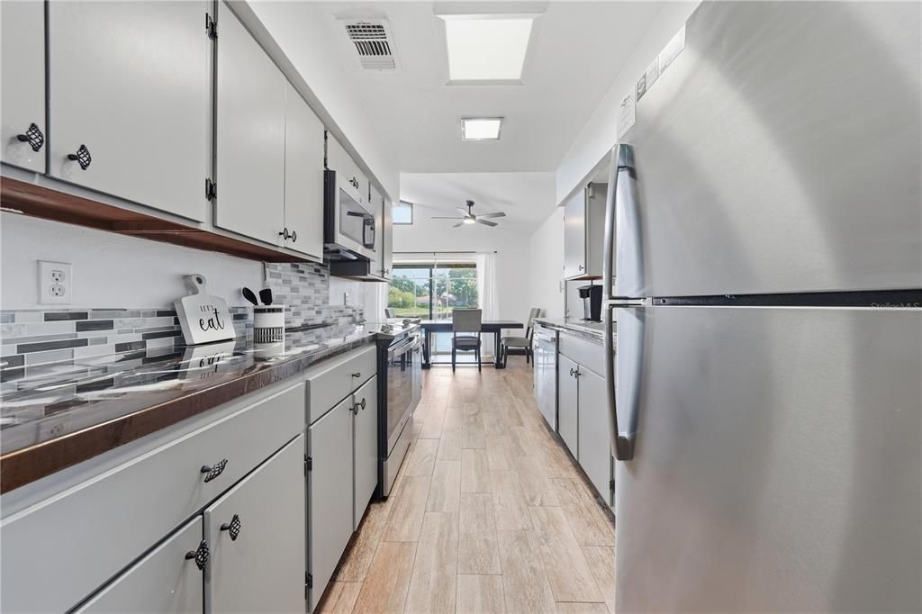 En Venta: $569,000 (3 camas, 3 baños, 1467 Pies cuadrados)