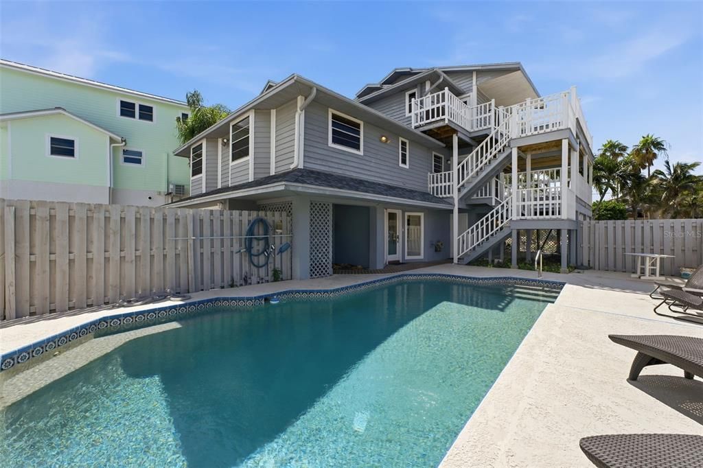 For Sale: $1,675,000 (4 beds, 2 baths, 2015 Square Feet)