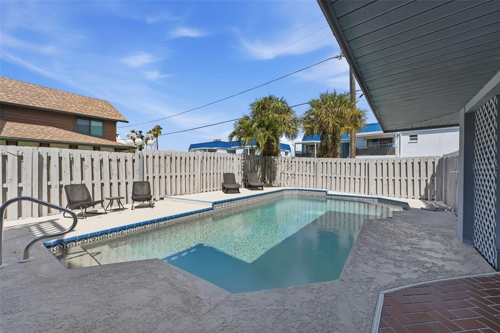 For Sale: $1,675,000 (4 beds, 2 baths, 2015 Square Feet)