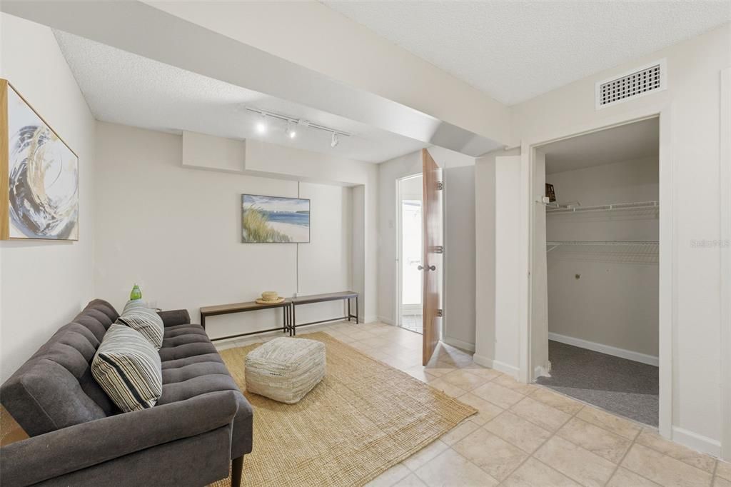 For Sale: $1,675,000 (4 beds, 2 baths, 2015 Square Feet)